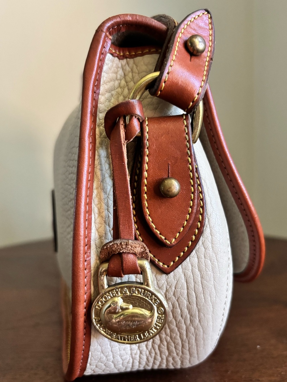 Vintage Dooney & Bourke AWL Crossbody Bag - Picture 3 of 10